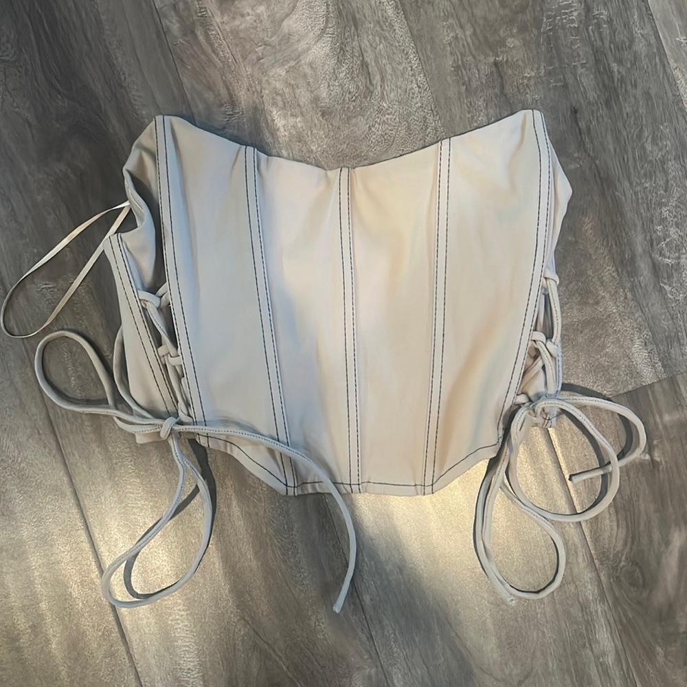 Garage cropped top